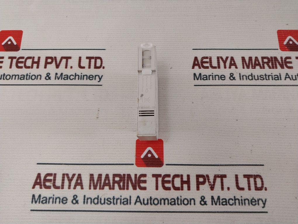 Finder 7t.81.0.000.2403 Thermostat 250v - Image 3