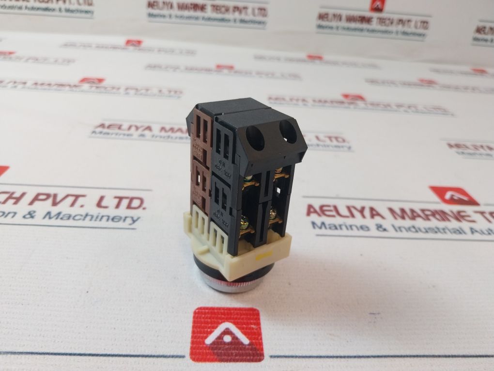 Fuji Electric Ah30-f-0143 Push Button Switch - Image 4