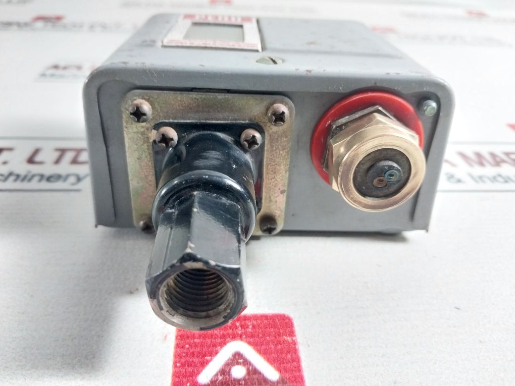 Johnson Controls P70ca-5 Pressure Switch - Image 7