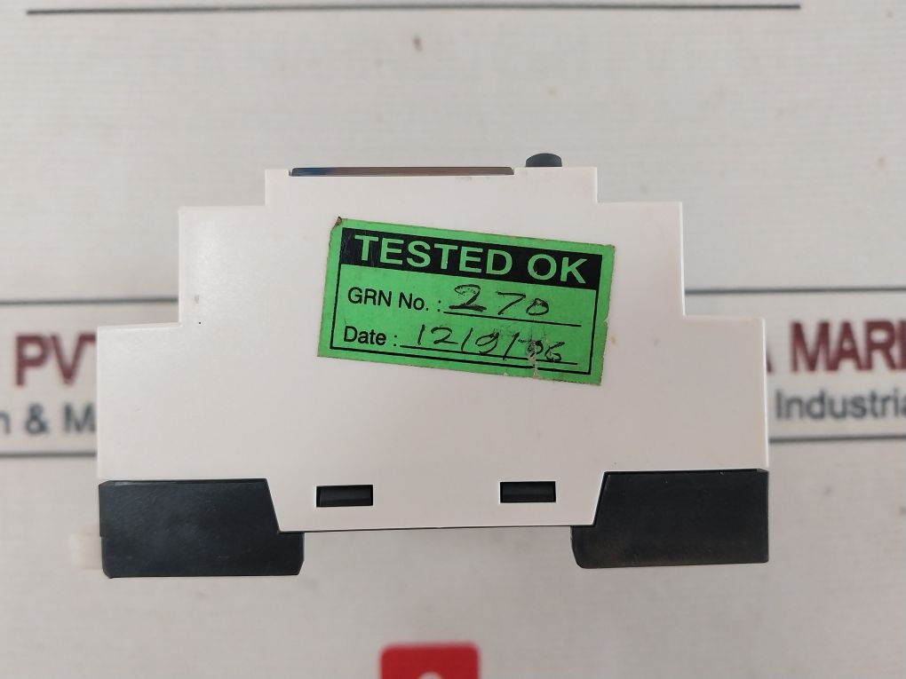 Schneider Electric Telemecanique Sr2 B201fu Smart Relay 100...240 Vac 10.7va - Image 8