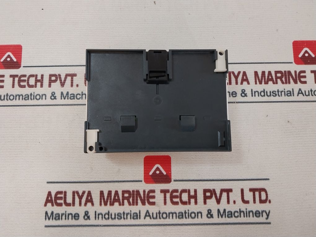 Schneider Electric Telemecanique Sr2 B201fu Smart Relay 100...240 Vac 10.7va - Image 3