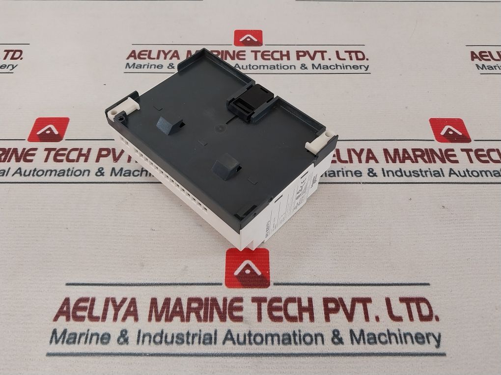 Schneider Electric Telemecanique Sr2 B201fu Smart Relay 100...240 Vac 10.7va - Image 5