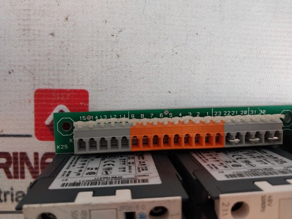Telemecanique Schneider El05-966-2 Control Board - Image 12
