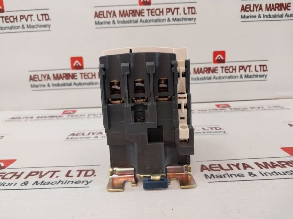 Telemecanique/Square D Lc1 D65p7 3-pole Contactor - Image 8