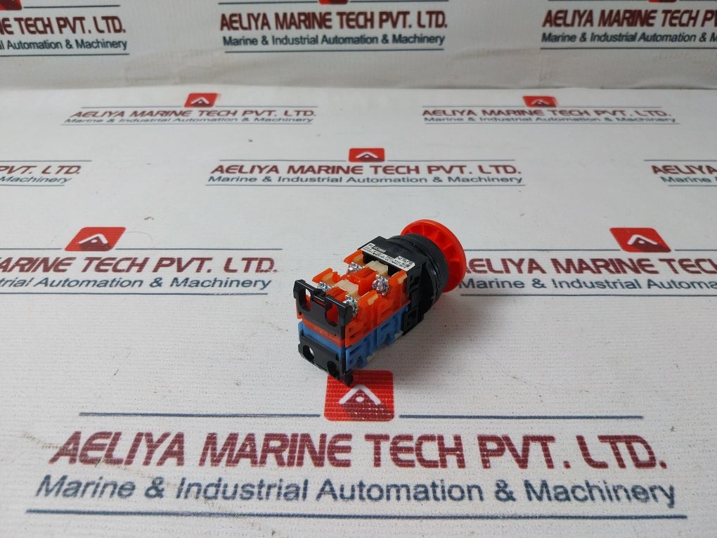 Fuji Electric Ar30m0r Pushbutton Switch - Image 4