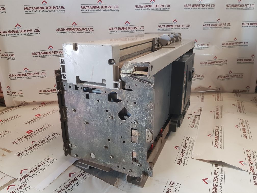 Merlin Gerin Schneider Electric Nw50 H1 Circuit Breaker - Image 8