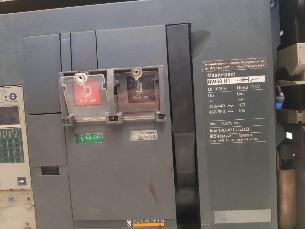 Merlin Gerin Schneider Electric Nw50 H1 Circuit Breaker - Image 11