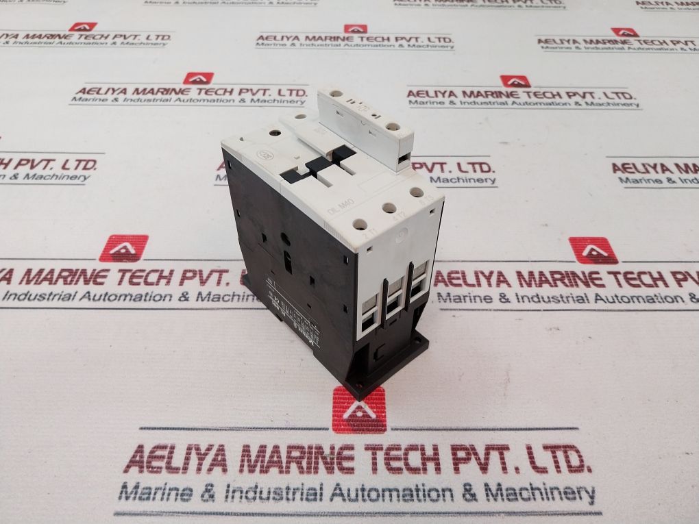 Moeller Dil M40c Contactor 200-240vdc - Image 3