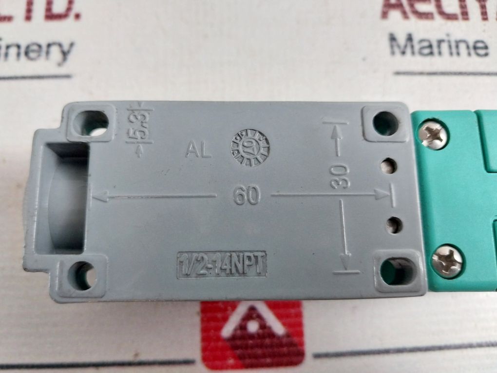 Pepperl+fuchs Nj20+u1+w Proximity Sensor - Image 6