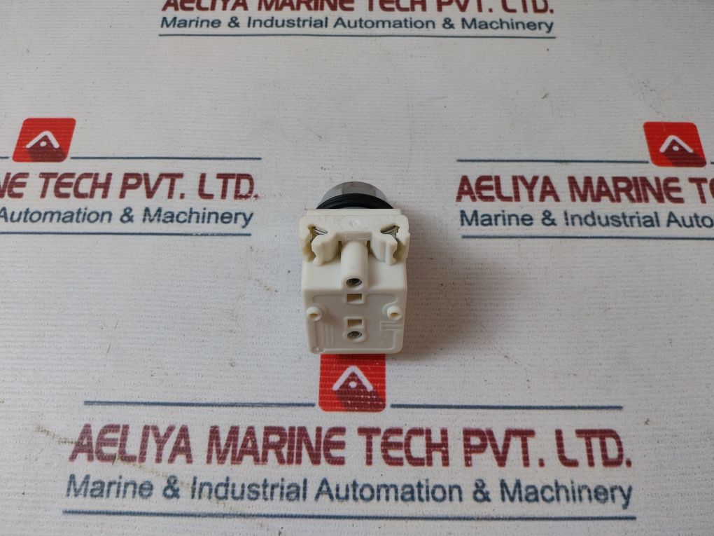 Schneider Electric 9001kp40y9 Domed Harmony Yellow Pilot Light - Image 4