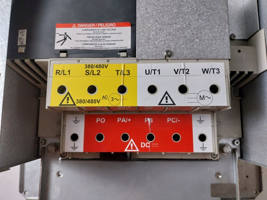 Schneider Telemecanique Atv71hd55n4z Speed Drive 480v - Image 12