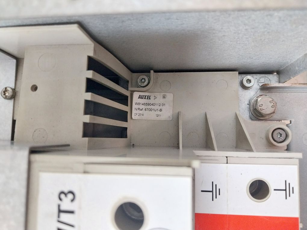 Schneider Telemecanique Atv71hd55n4z Speed Drive 480v - Image 10