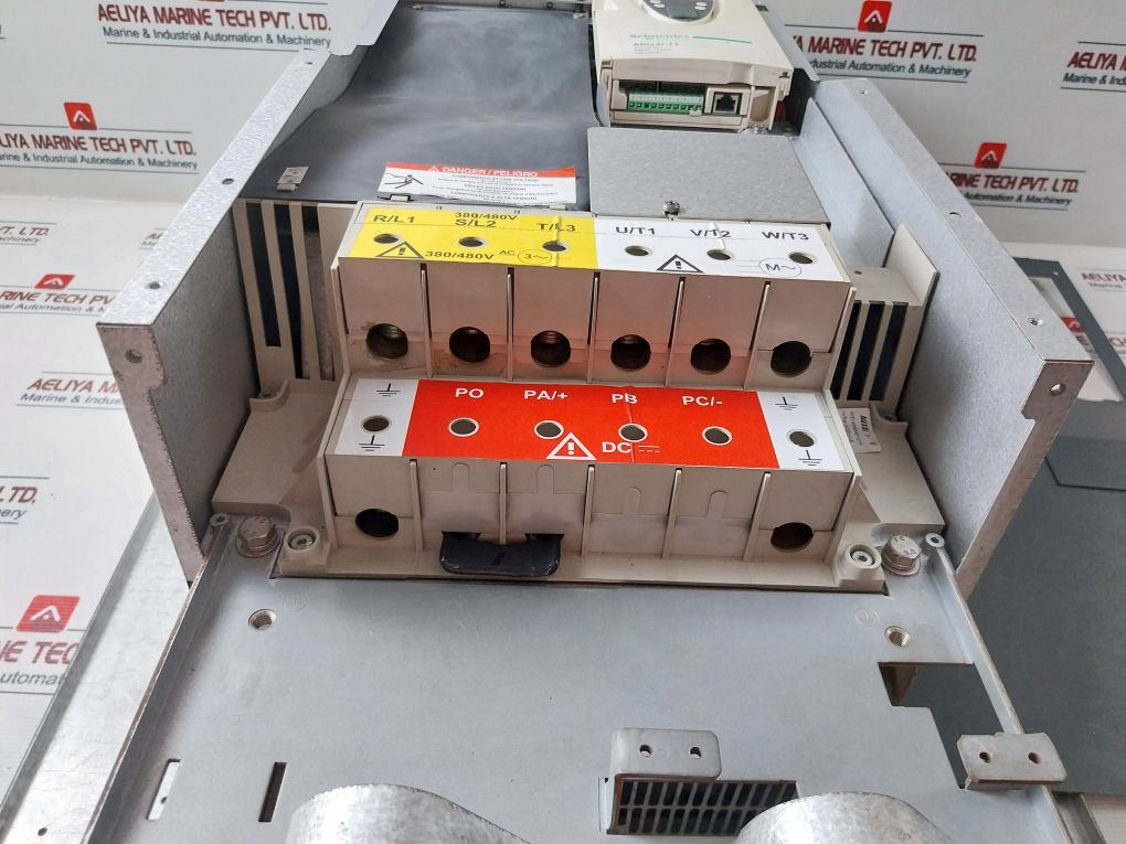Schneider Telemecanique Atv71hd55n4z Speed Drive 480v - Image 14