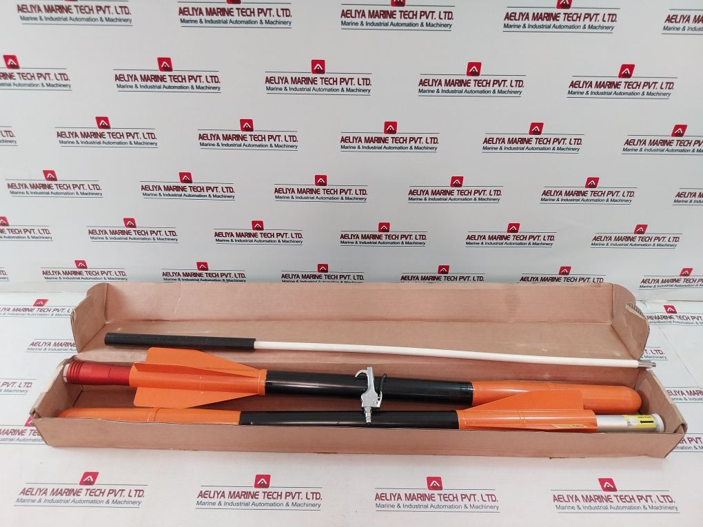 Solas Base Unit 1005 Launching Tube 1303 And 4 R230 Projectiles Set