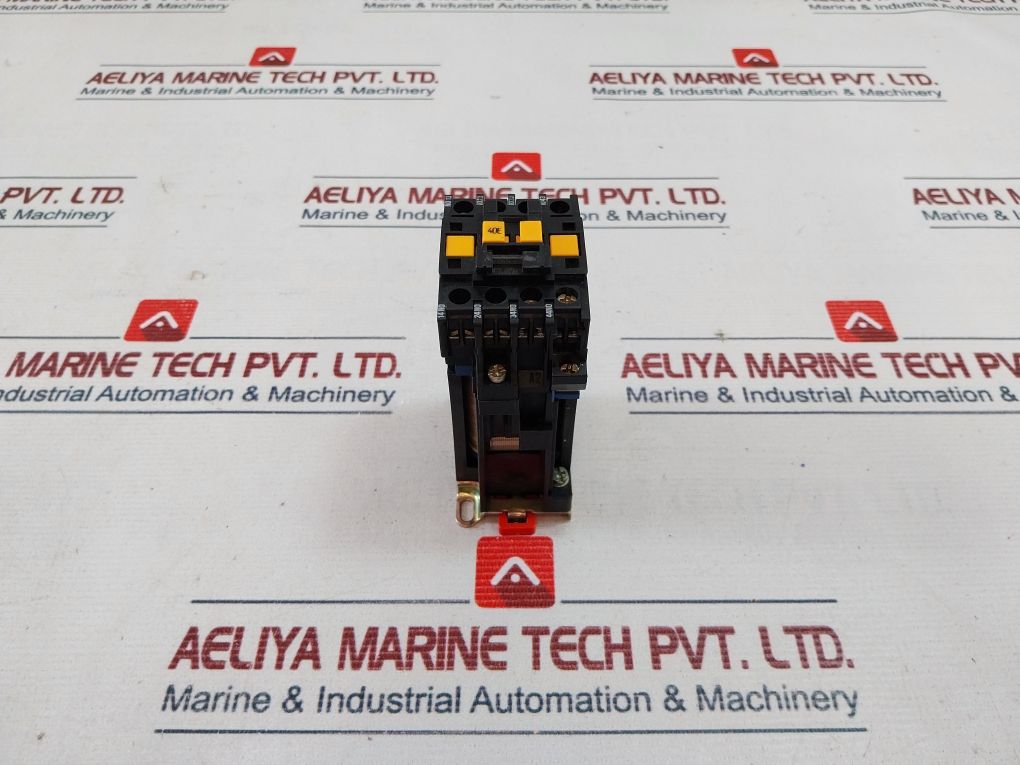 Telemecanique Ca2-dn240•a65 Control Relay 24v