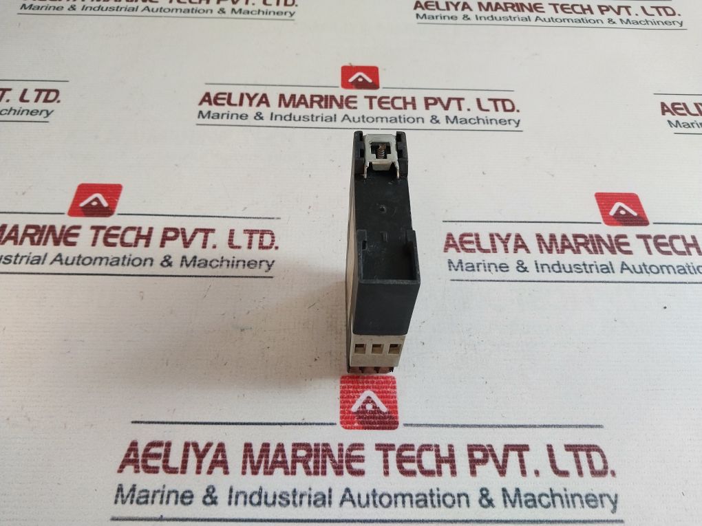 Telemecanique Re4 Ya12bu Timing Relay 0,05s – 300h - Image 3