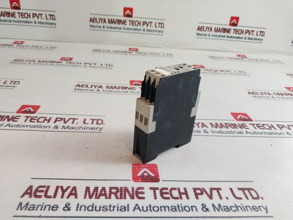 Telemecanique Re4 Ya12bu Timing Relay 0,05s – 300h - Image 4