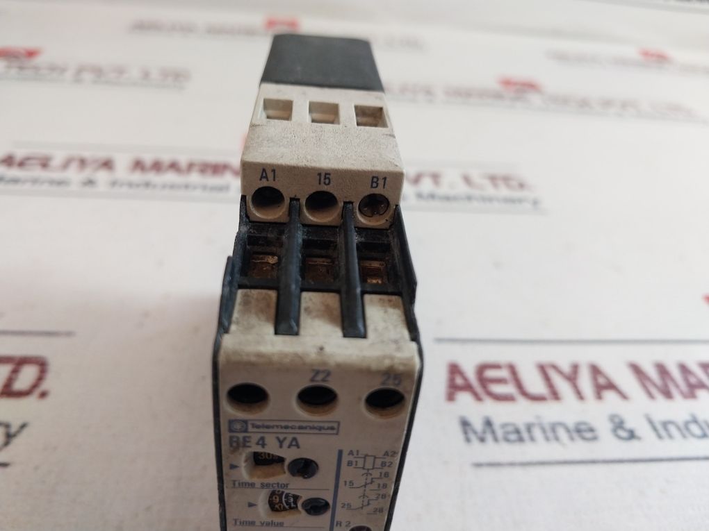 Telemecanique Re4 Ya12bu Timing Relay 0,05s – 300h - Image 7