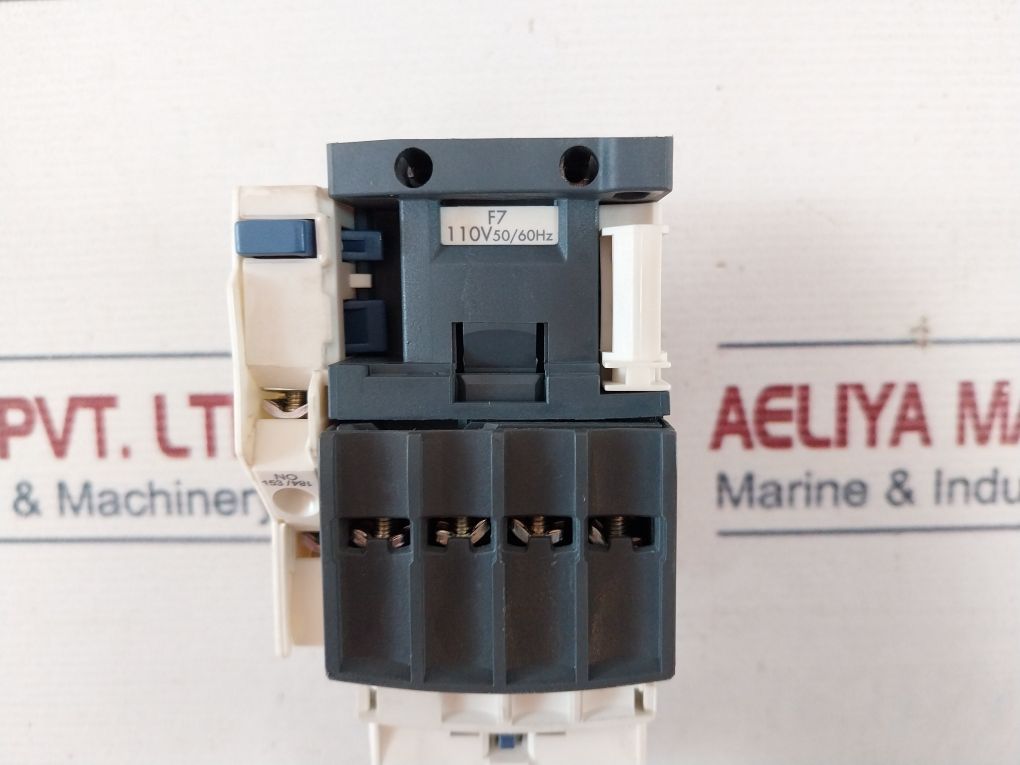Telemecanique Schneider A013256 Contactor With Ladt0 Auxiliary Contact ...