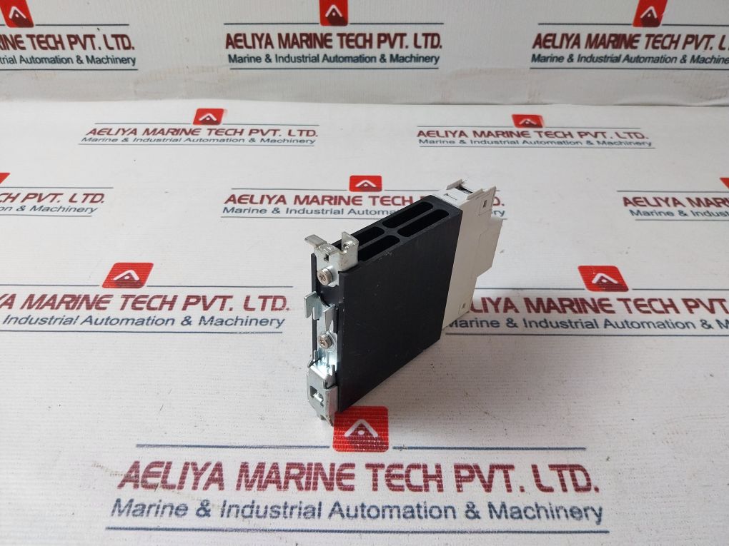 Carlo Gavazzi Rgc1a23a30kke Solid State Switch 46-65hz - Image 3