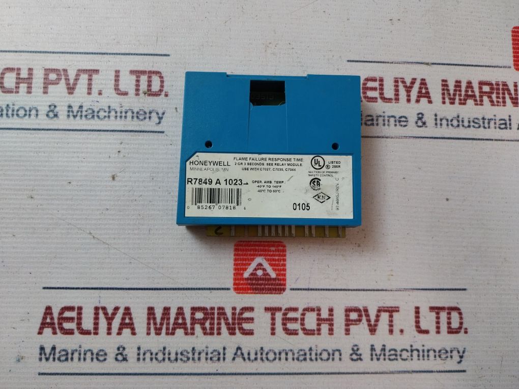 Honeywell R7849 A 1023 Ultraviolet Flame Amplifier - Image 3