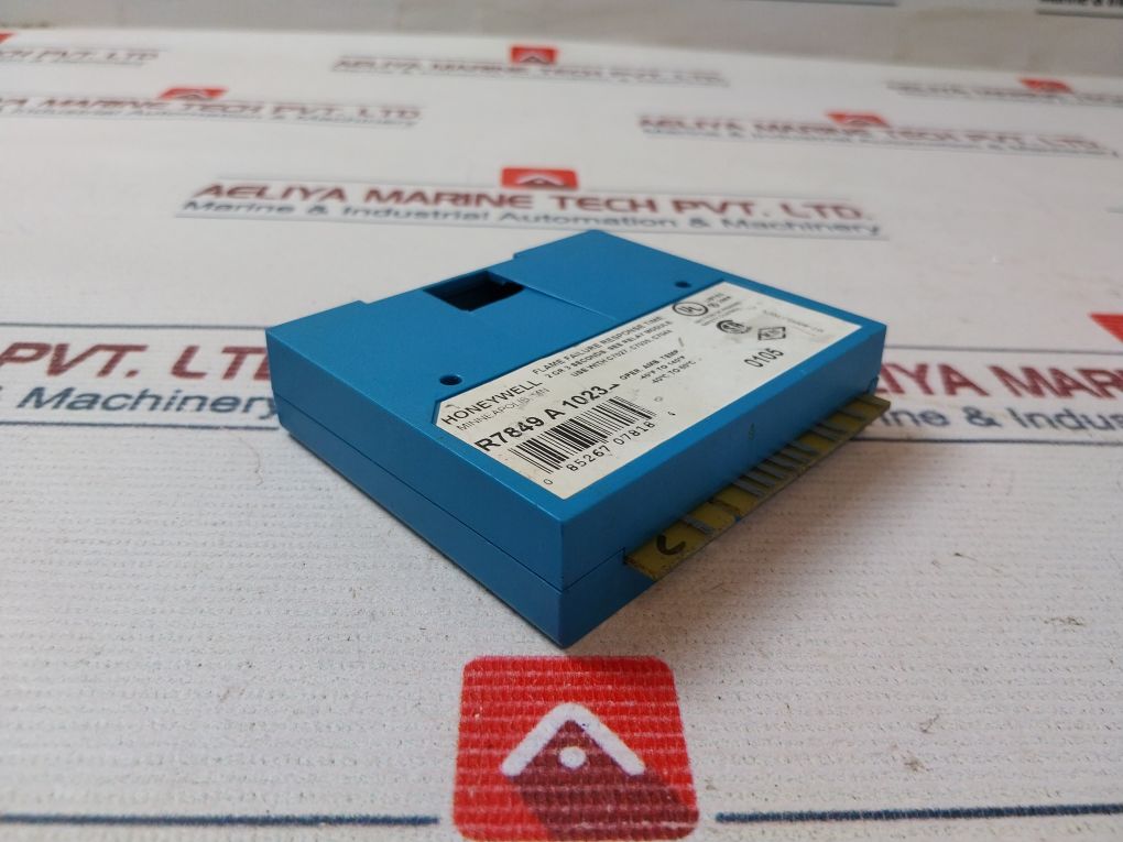 Honeywell R7849 A 1023 Ultraviolet Flame Amplifier - Image 5