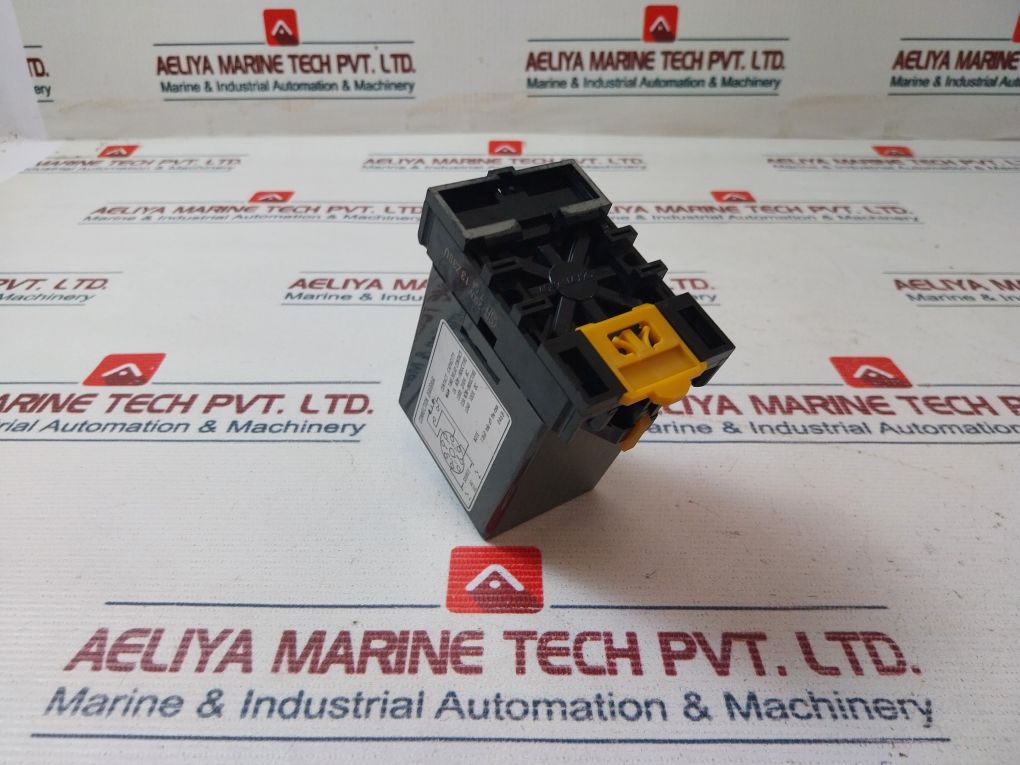 Omron Dts Solid State Timer 0-60 Sec - Image 6