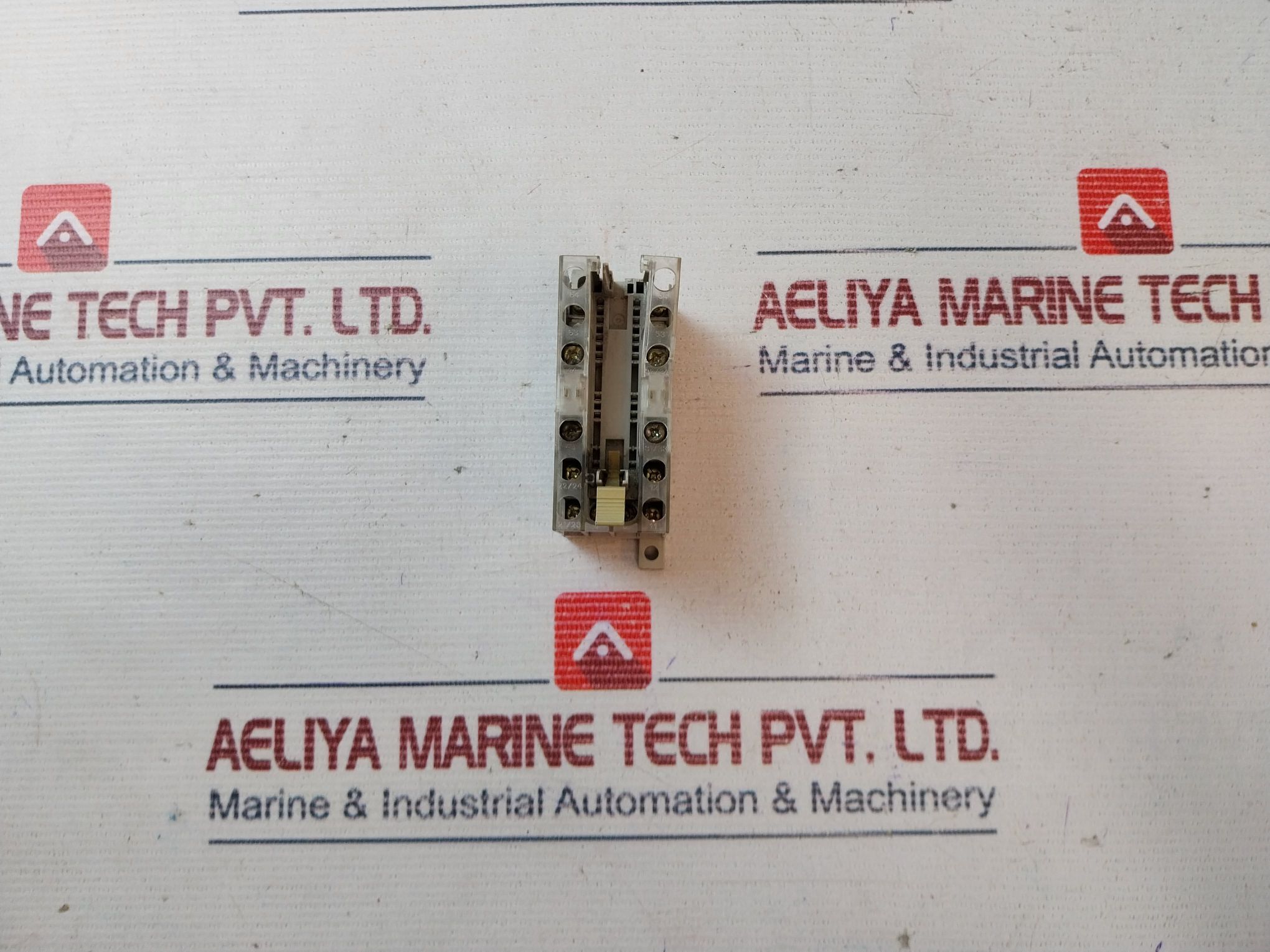 Omron P7sa-14f-nd Relay Socket