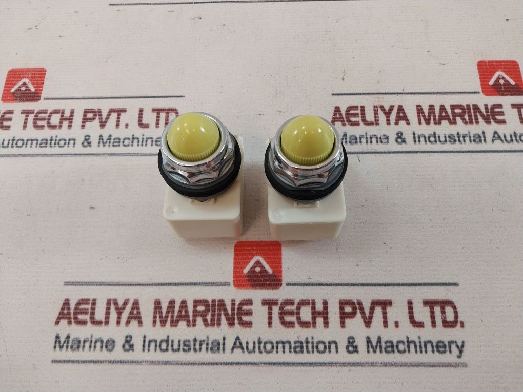 Schneider Electric 9001 Km40 Yellow Lamp