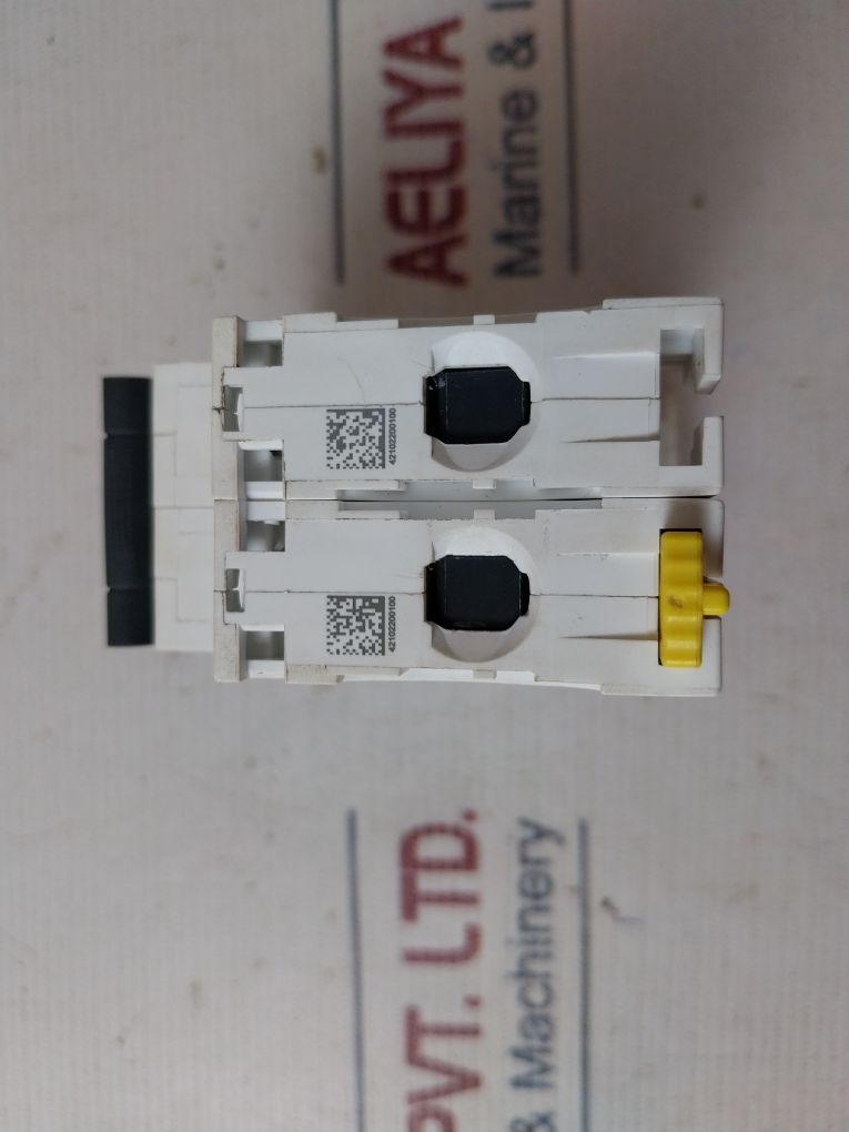 Schneider Merlin Gerin Ic60n C10a Circuit Breaker 50/60hz - Aeliya Marine