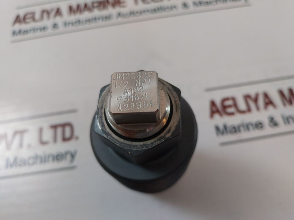 551005-1 1/2 Npt Hollow Plug Body - Image 8