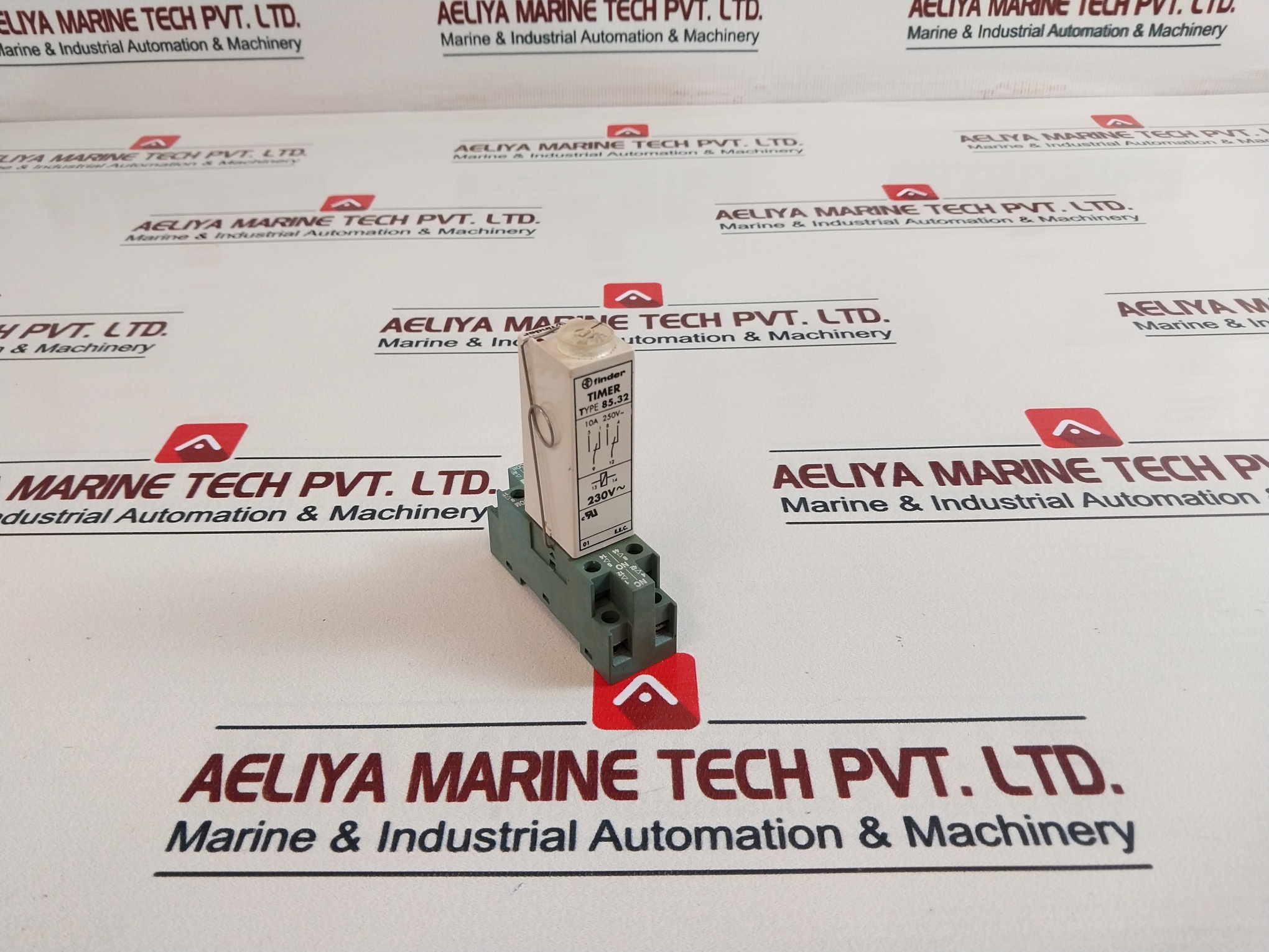 Finder 85.32 Timer With 94.82 Socket - Image 4