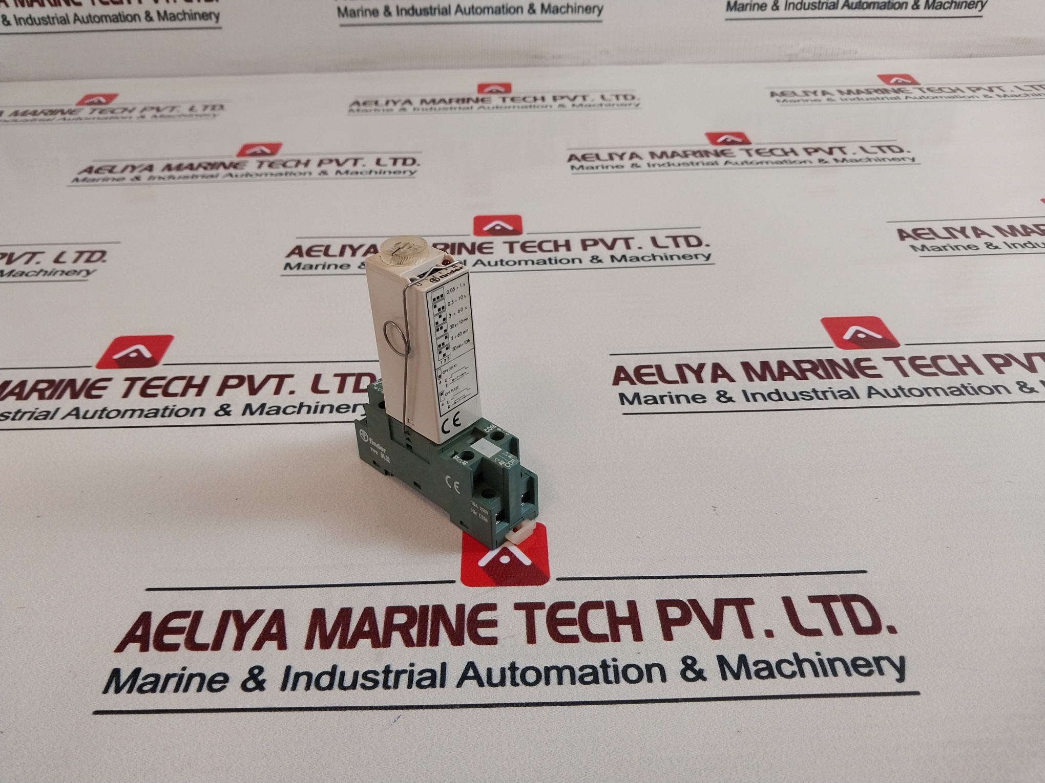 Finder 85.32 Timer With 94.82 Socket - Image 3