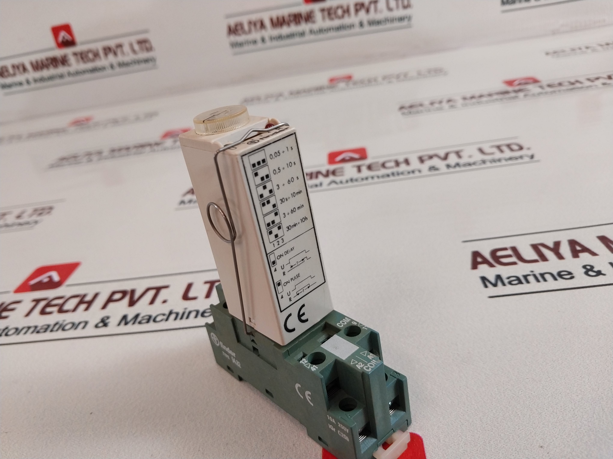 Finder 85.32 Timer With 94.82 Socket - Image 9