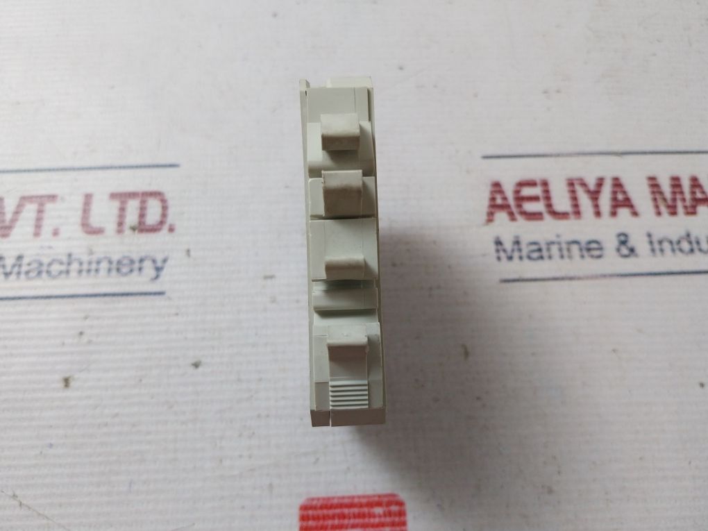 Schneider Telemecanique Gb2cb09 Circuit Breaker 48v Dc - Image 9