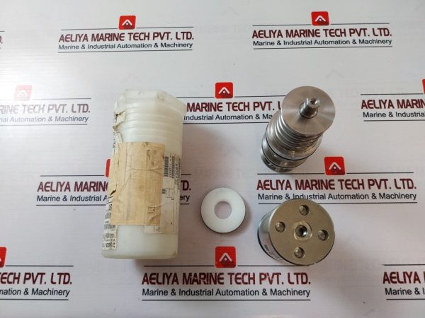 Nov 20001193+20 Cartridge Valve 7402890