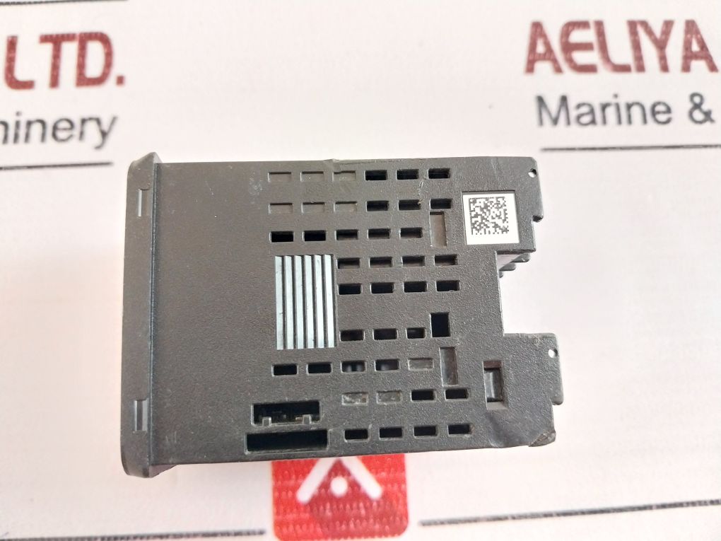 Omron E5cc-qx2asm-800 Temperature Controller 5.2va - Image 7