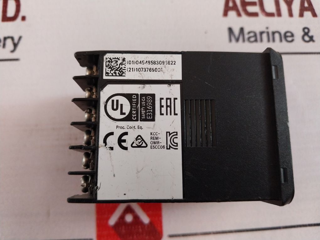 Omron E5cc-qx2asm-800 Temperature Controller 5.2va - Image 9