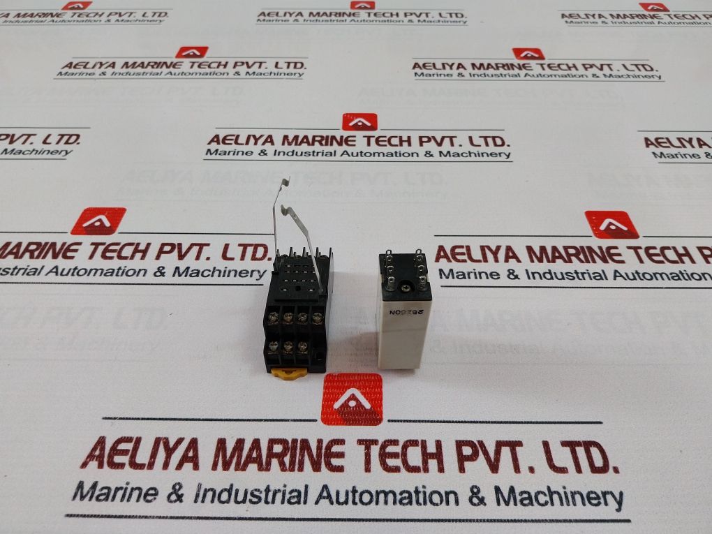 Omron H3y-2 Timer With Base 0-30sec - Image 4