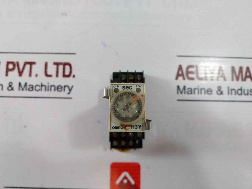 Omron H3y-2 Timer With Base 0-30sec - Image 7