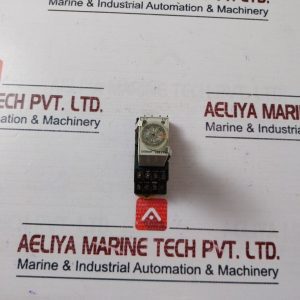 Omron H3yn-4 Timer With Base 0 To 1.0