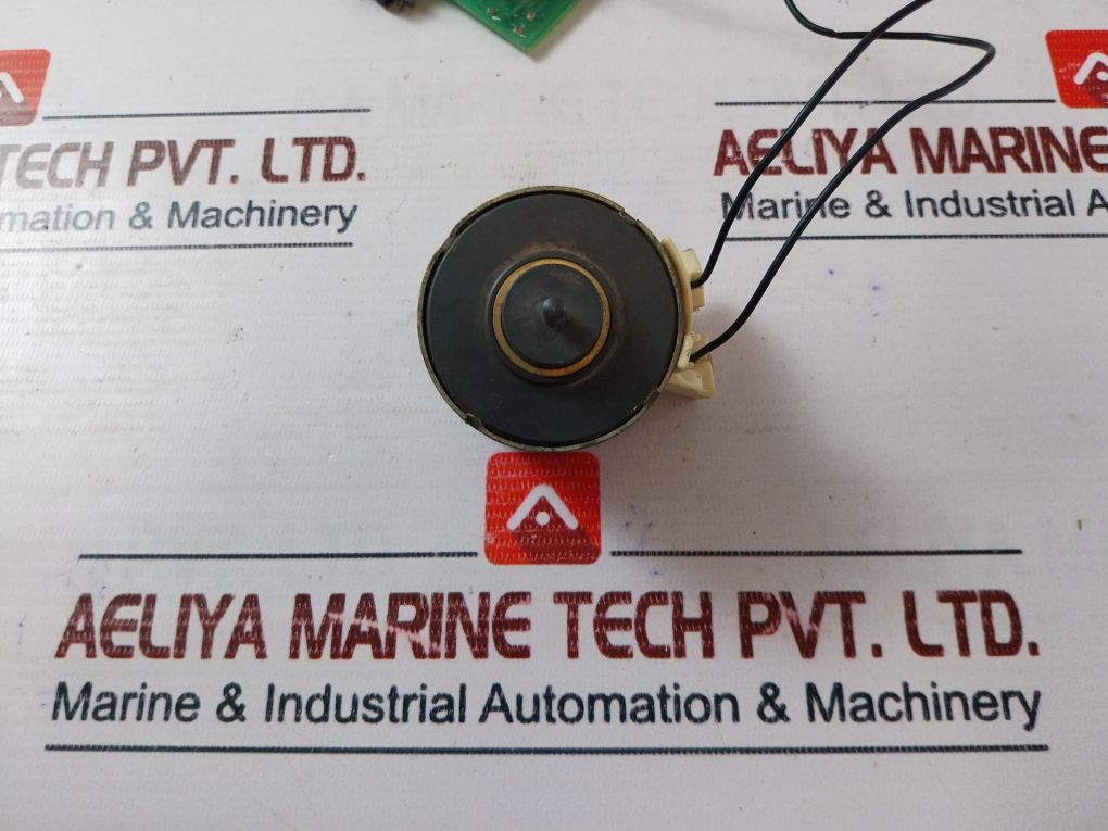 Schneider Electric 685 679 Undervoltage Release - Image 5