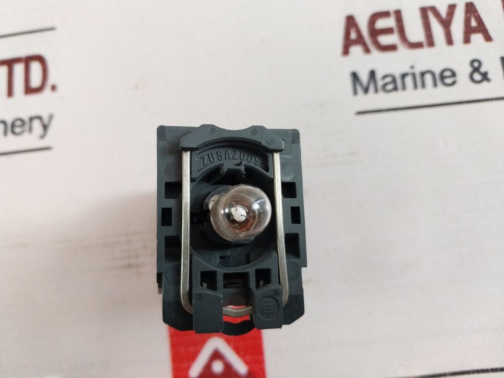 Schneider Electric Telemecanique Xb5 Aw1171n Flush Intergral Iiluminated Roung Push Button With Zbe-101n Contact Block - Image 14