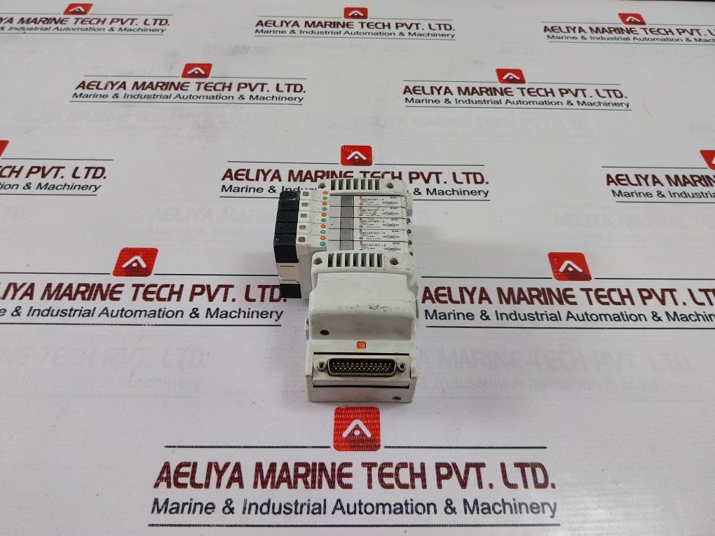 Smc Vqc1-lok006 Valve Terminal With 5 Solenoid Valve - Aeliya Marine