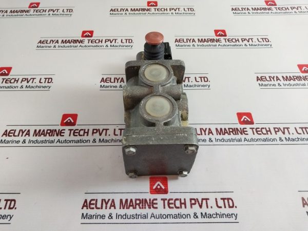 Wabco 3711100200 Pneumatic Directional Valve