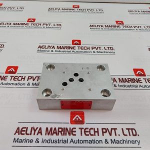 Moog B67425-001 Hydraulic Valve