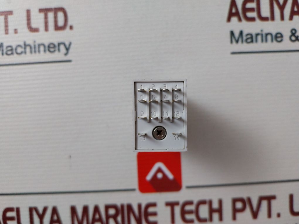 Finder 85.04.8.240.0000 Timer Relay - Image 4