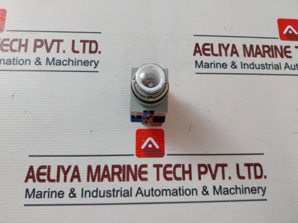 Idec Aolqw2b3311 Pushbutton Switch 24 V - Image 6