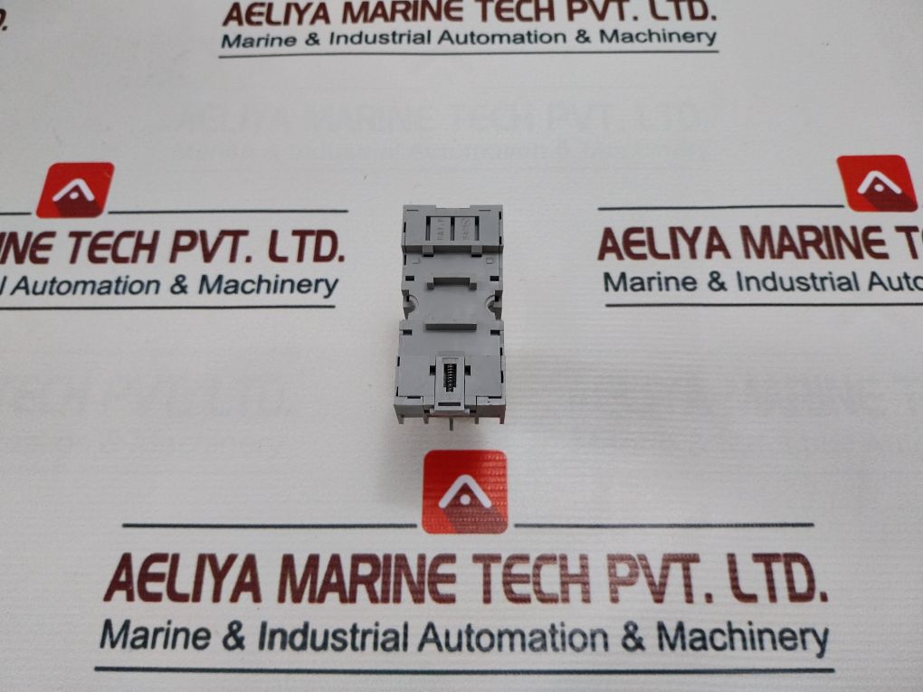 Idec Ry4s-ulc General Purpose Relay With Socket Dc24v - Image 5