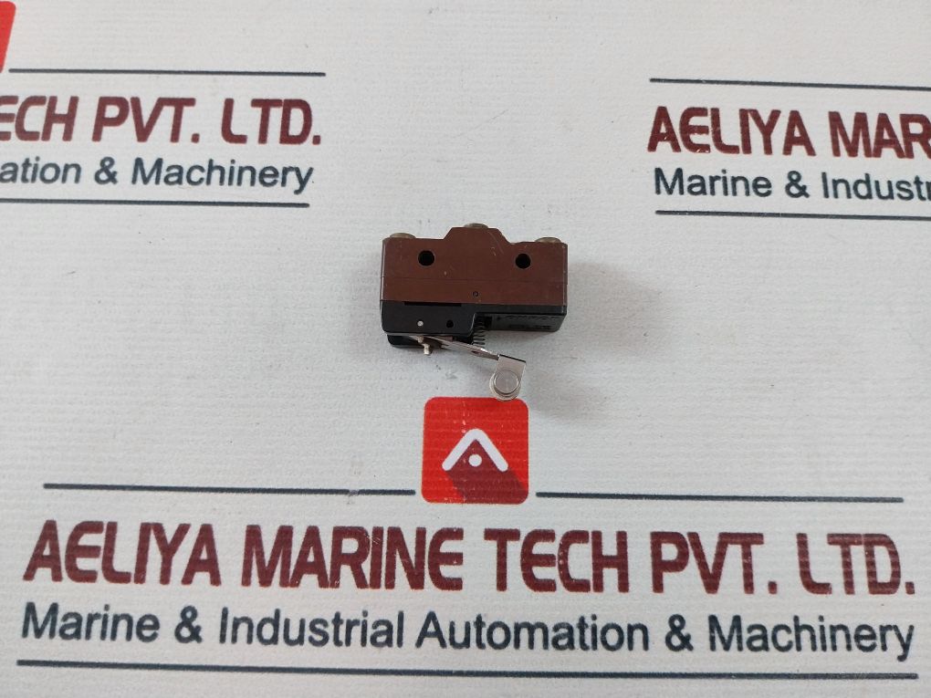 Omron X-10gw22-b5 Micro Switch - Image 3